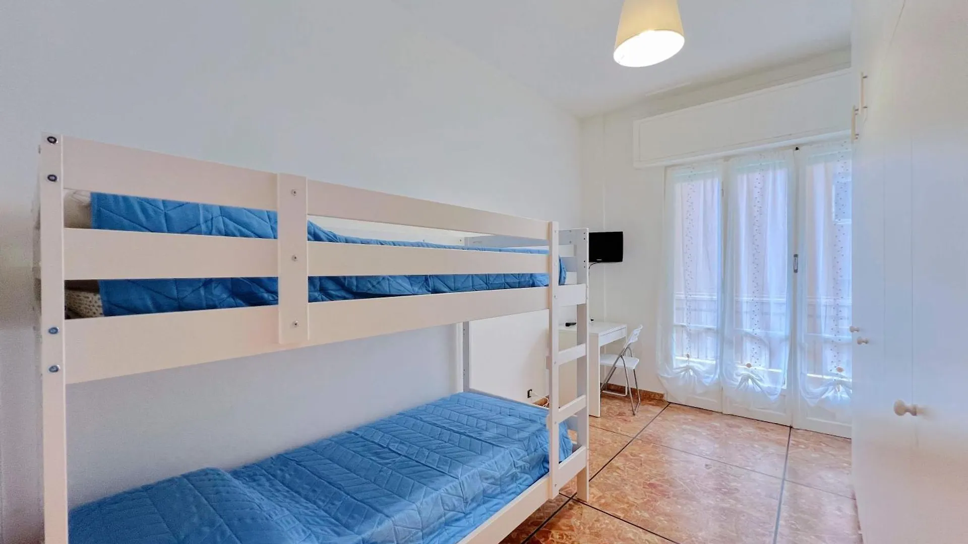 Ampio Appartamento Con Vista Varazze