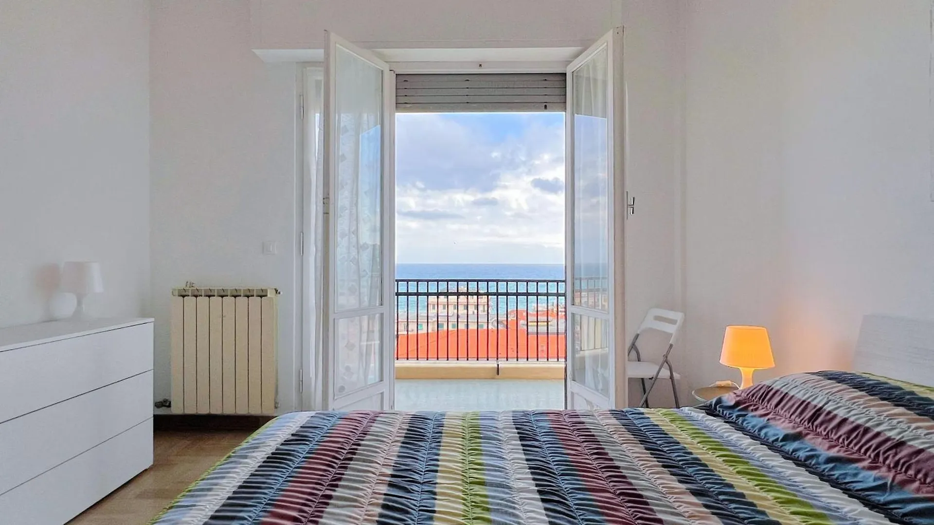 Ampio Appartamento Con Vista Varazze