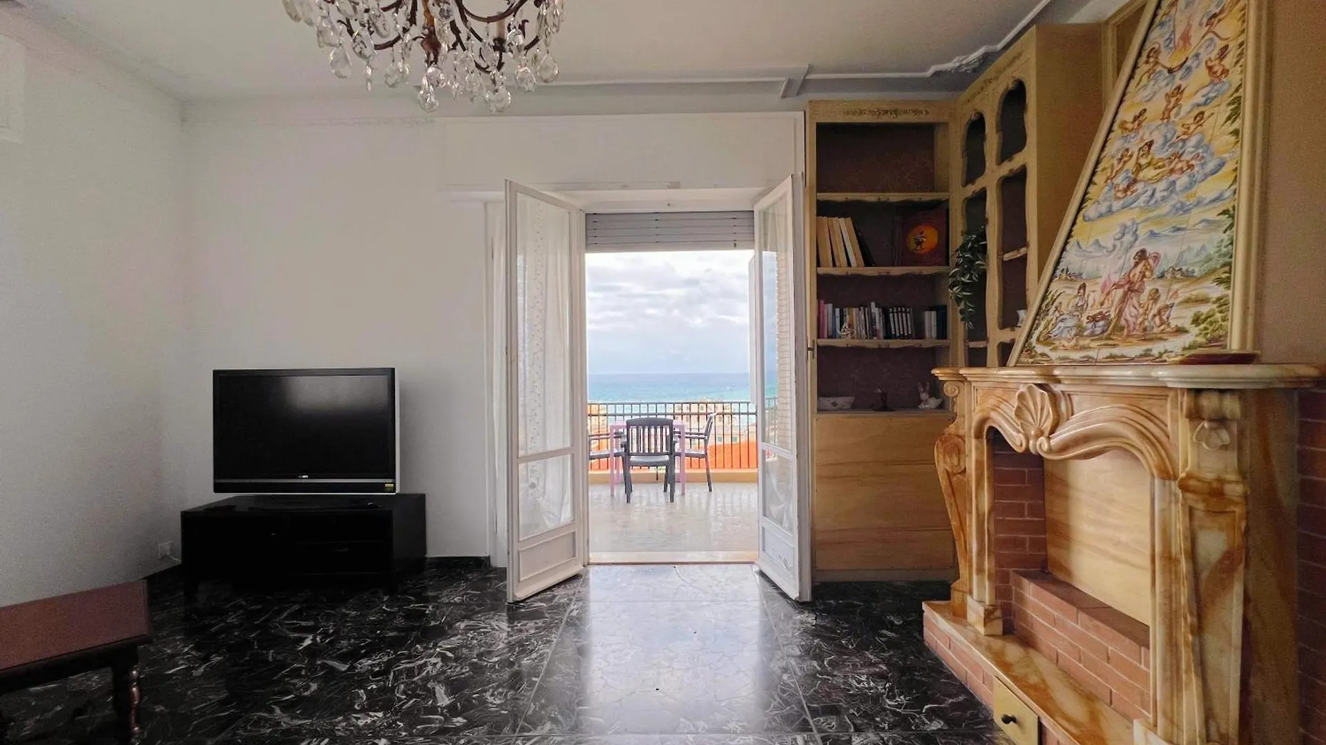 Ampio Appartamento Con Vista Varazze Italy